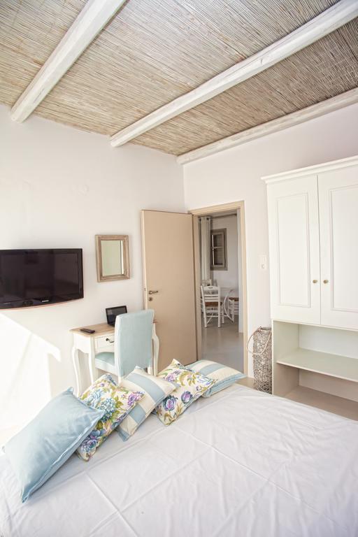 Artemis Seafront Apartments Petres  Chambre photo